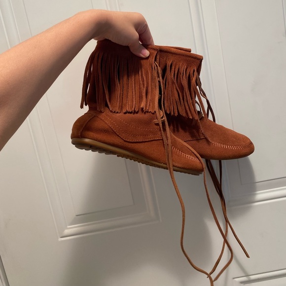 *Rare* Minnetonka Front Lace Boots Brand New - Picture 4 of 6